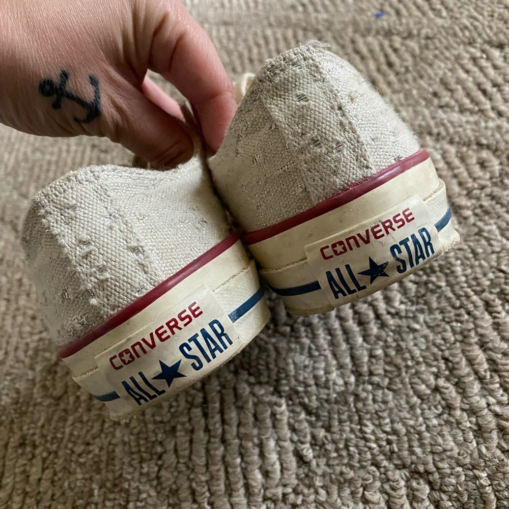 Women’s Converses - Picture 2 of 4
